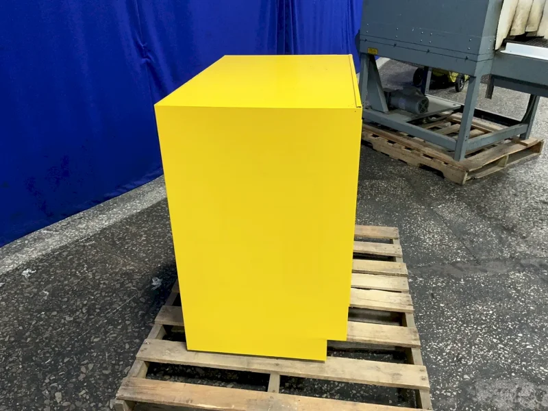ULINE 22 GAL. FLAMMABLE LIQUID STORAGE CABINET  -  H-4177S-Y