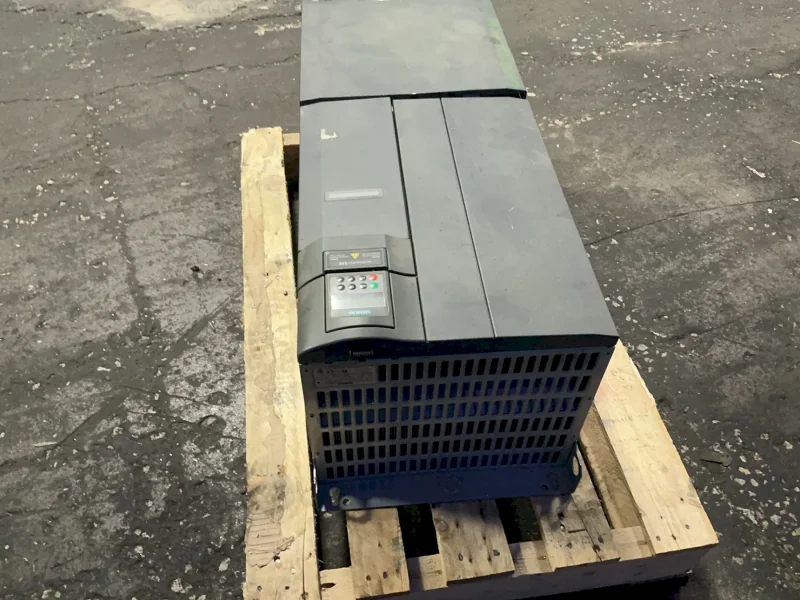 SIEMENS 75 KW MICROMASTER 430 VARIABLE FREQUENCY DRIVE  -  6SE6430-2UD37-5FA0