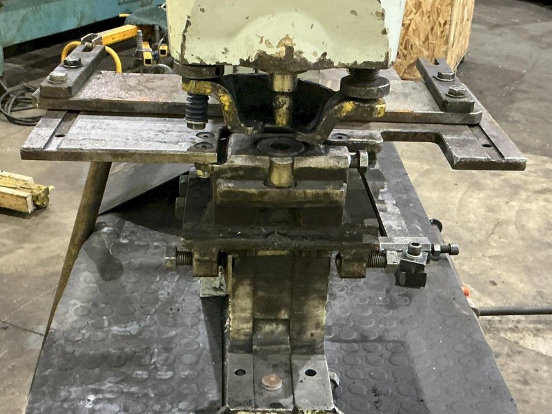 88 TON KNUTH MODEL #HPS 80/150 HYDRUALIC IRONWORKER 2012 : YOBRO #25332