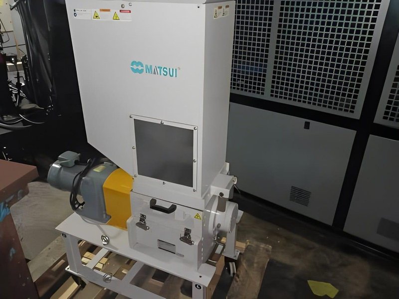 224 Ton Nissei DCX200III-25A Molding Machine – 2023 – Includes Chiller, Dryer, Temp Controller &amp; Granulator