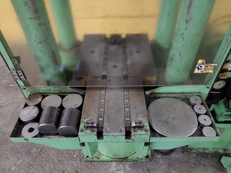 300 TON KOHSHIN MODEL #300TF HYDRAULIC 4-POST PRESS 6.5" STROKE: STOCK #16214