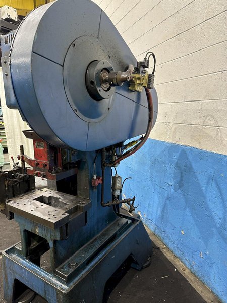 19&quot; X 84&quot; LEBLOND MAKINO ENGINE LATHE: STOCK #74768: STOCK #77809