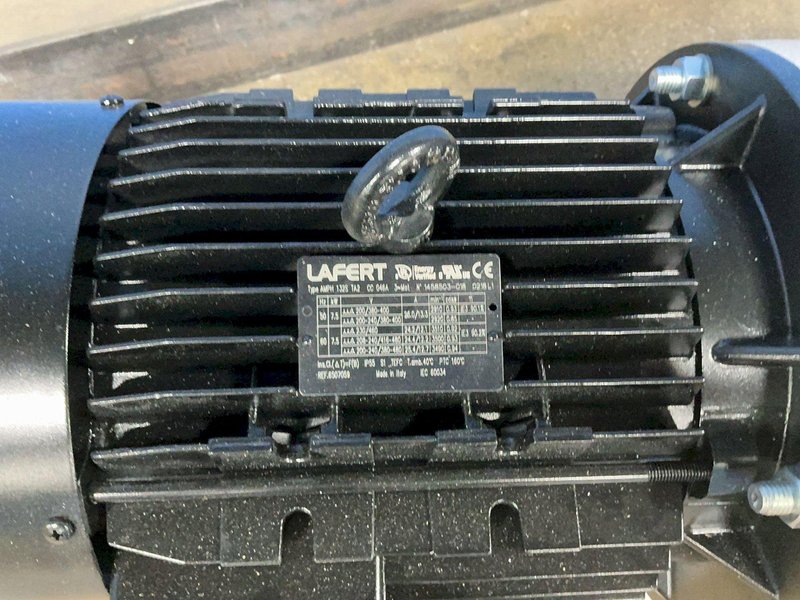 LEYBOLD 7.5 KW VACUUM PUMP  -  WAU2001