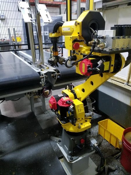 RoboFlex CS Robotic Cell, 2016 – Fanuc M-10iA/12 Robot, 8.5′ Conveyor System, Fanuc iRVision
