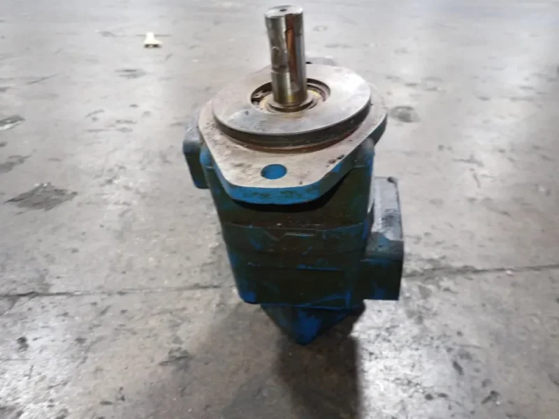 VICKERS HYDRAULIC PUMP  -  V20101F8S2S1AD12