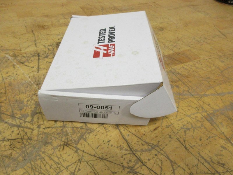 Haas 90-0051 40-Taper Spindle Cleaning Kit, with 320, 220 Grit and Wiper- Auction Item