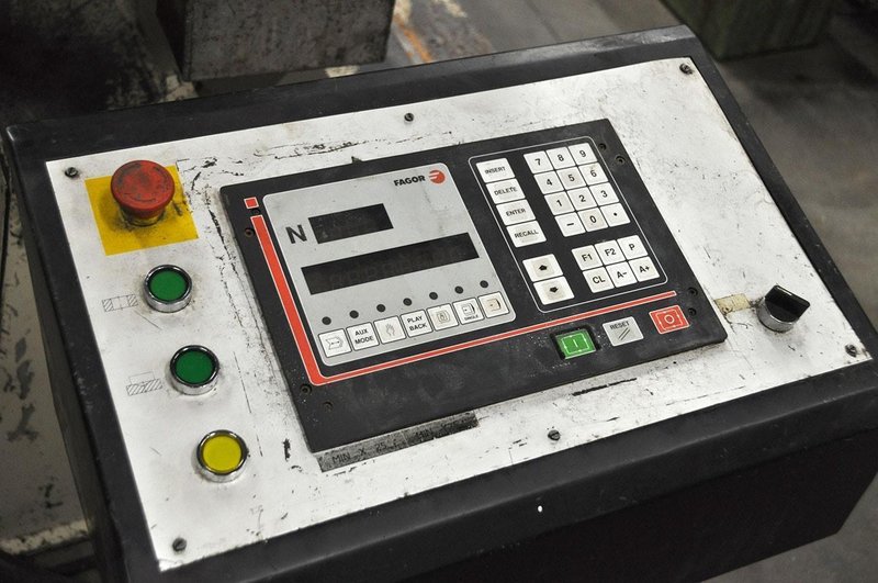 Geka Hydracrop SD 100 ton CNC