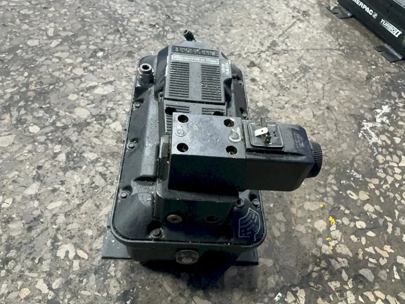 ENERPAC 5000 PSI / 350 BAR TURBO II HYDRAULIC AIR PUMP  -  PASG3002SB
