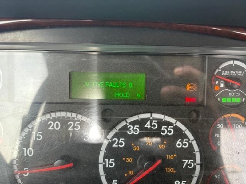 Freightliner Business Class M2 112 Day Cab Truck; 2011