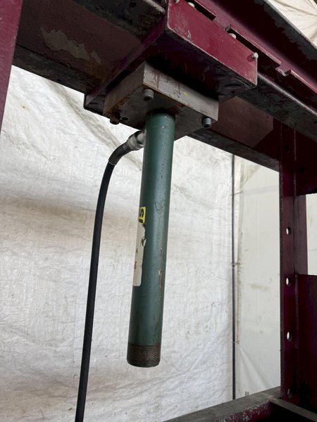 10 TON SPX H-FRAME HYDRAULIC SHOP PRESS. STOCK # 1165323