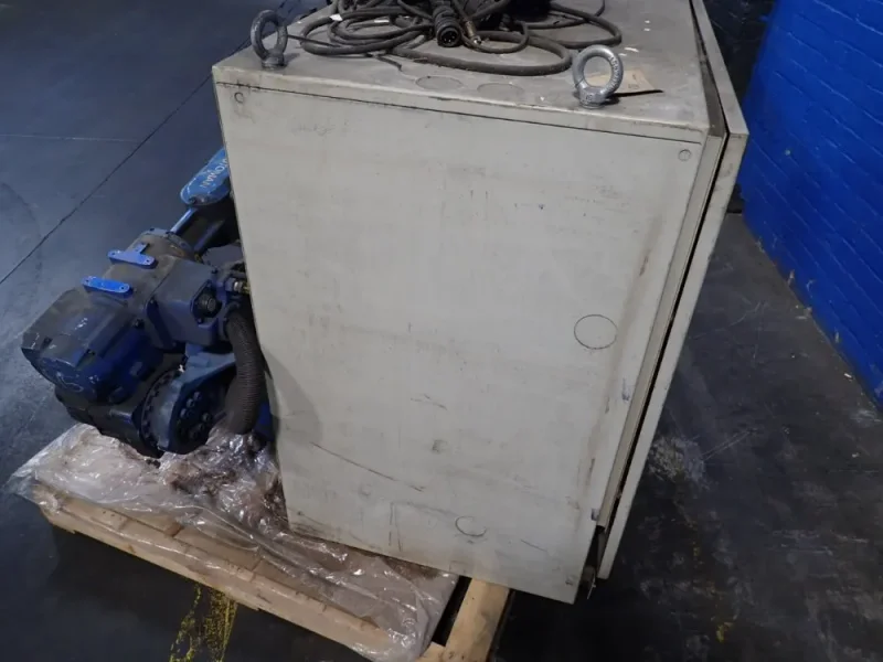 YASKAWA ELECTRIC ROBOT  -  MH6