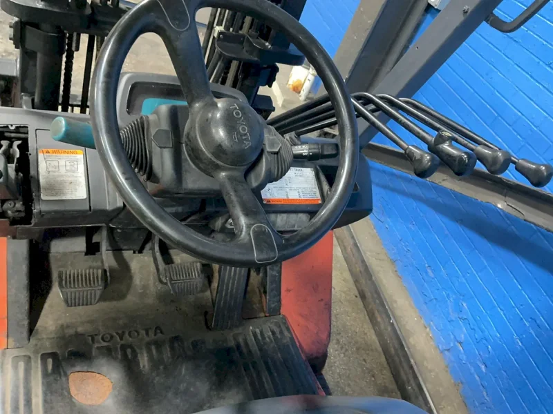 TOYOTA 3300 LBS PROPANE FORKLIFT  -  7FGU15