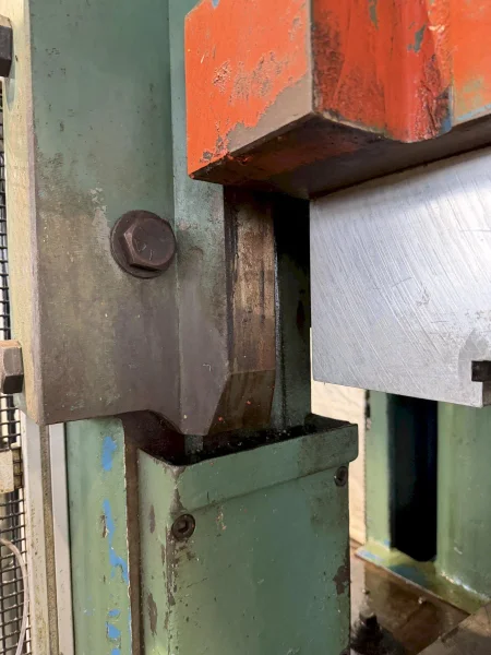 150 TON MINSTER E2-150-42-30 HEVI-STAMPER STRAIGHT SIDE PRESS: YOBRO #23911