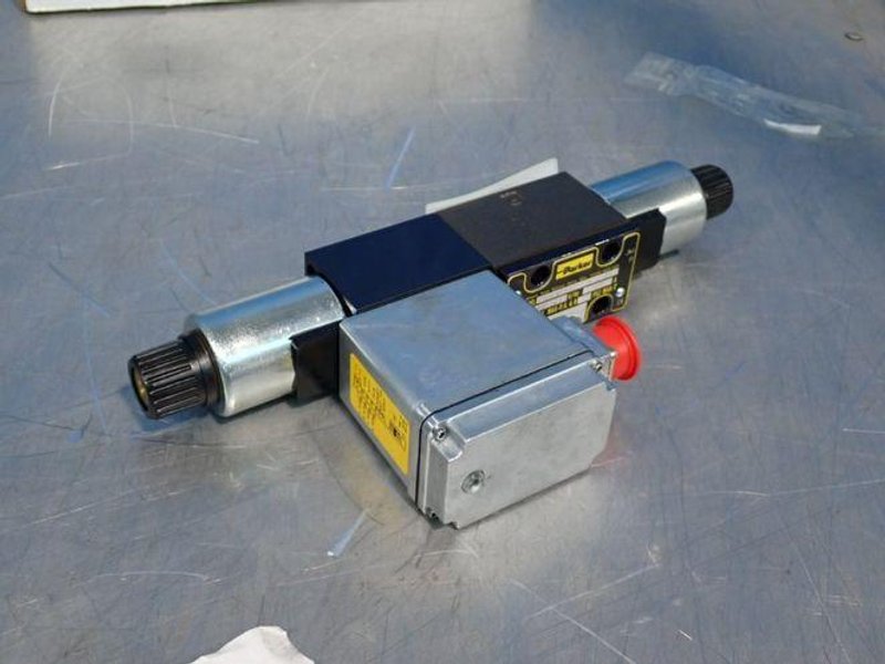 Parker  500 Psi Directional Control Valve  - D1fxe02fcvbj0060