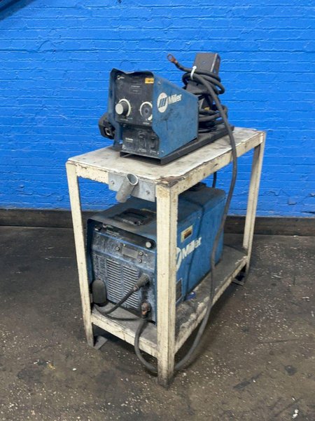 Miller  450 A  Welder  - Invision 456mp