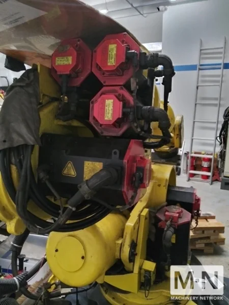 6 AXIS FANUC MODEL R-2000iA-200F ROBOT MFG 2003
