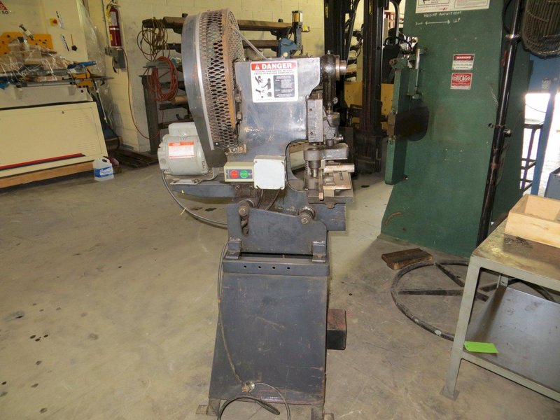 7-1/2 Ton Whitney Jensen Mechanical Clutch Punch Press Model 127