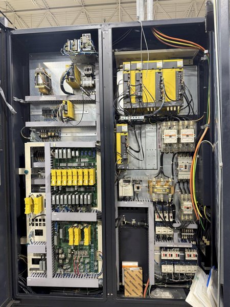 2013 Makino a61nx CNC Horizontal Machining Center For Sale