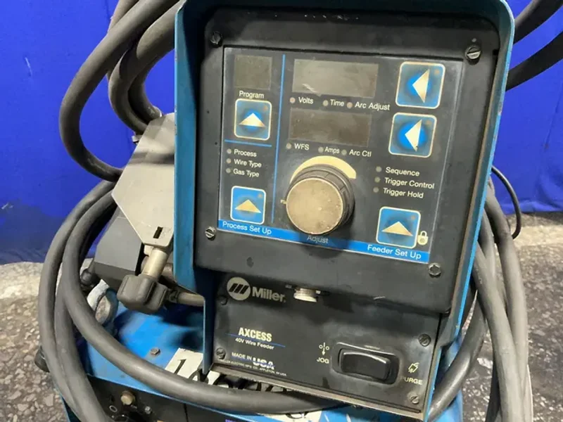 Miller  600 A Welder  - Axcess 450