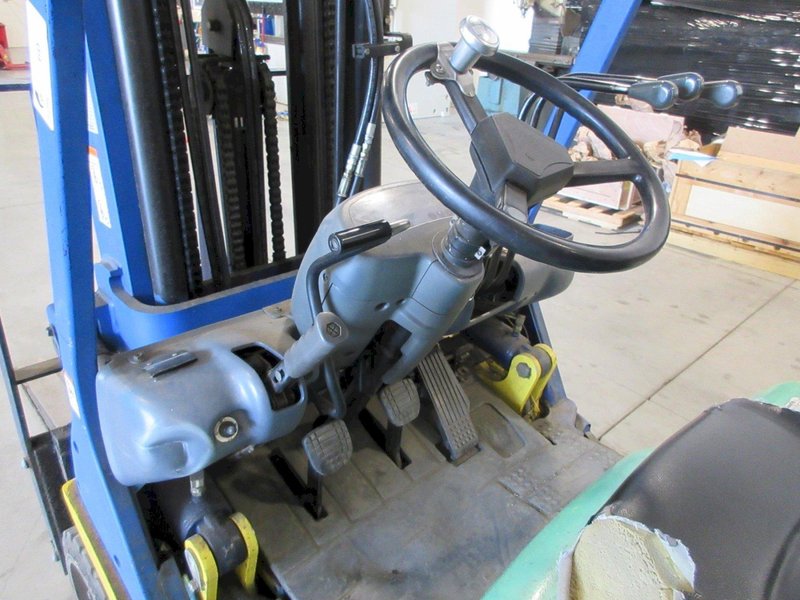 Komatsu Seated Propane Forklift Truck, 4480 LB Load Capacity- Auction Item