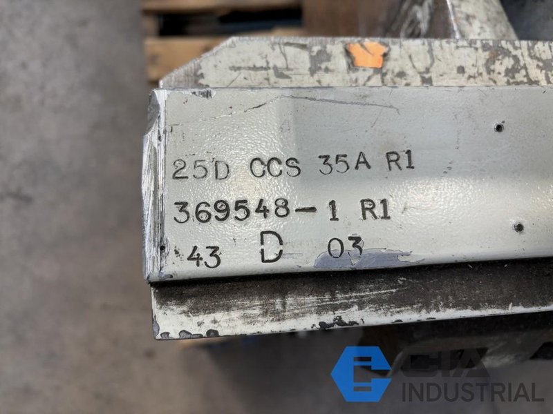 2,500 LB. CASCADE MODEL 25D-CCS-35AR1 HYDRAULIC CARTON CLAMP ATTACHMENT