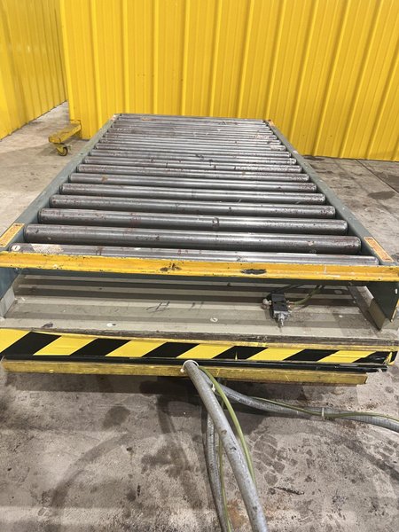 4,000 LB X 72" X 36" SOUTHWORTH MODEL #LS4-36 HYDRALUIC LIFT TABLE WITH ROLLER TOP: STOCK #20906