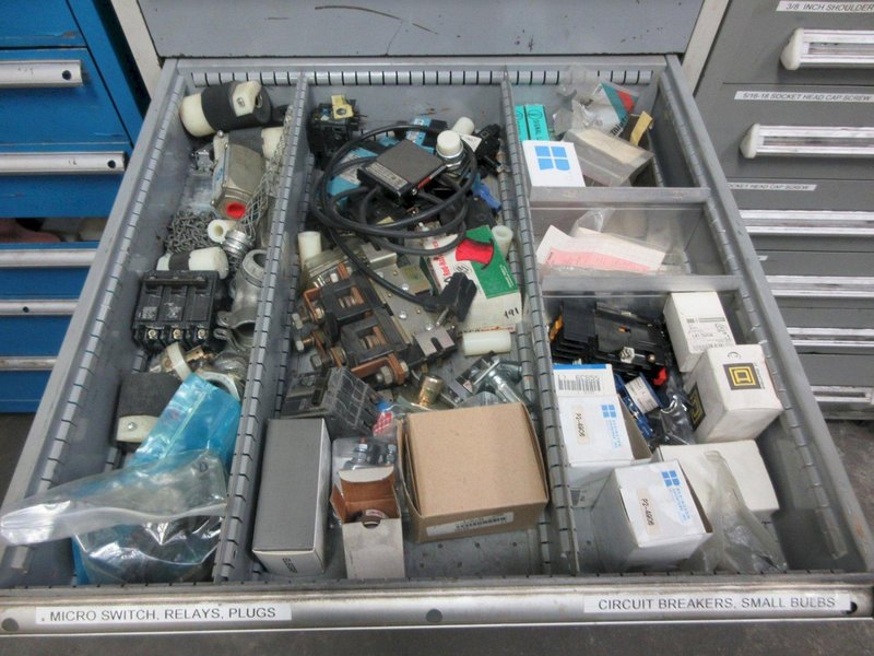 9 Drawer Cabinet with Contents: Fittings, Electrical Components.- Auction Item