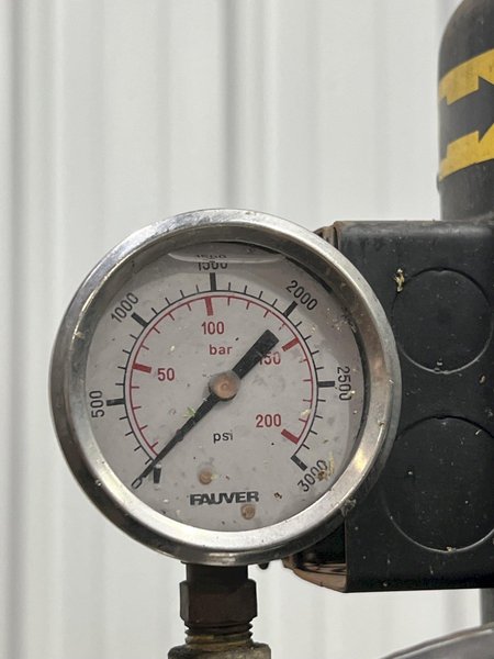 16&quot; X 24&quot; X 36&quot; DYNAMIC AIR MODEL #388-CRUNCHER HYDRAULIC COMPACTOR: STOCK #16757