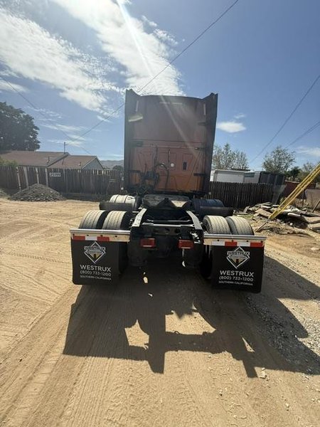 International LT625 Sleeper Truck, 2018 – Cummins X15 Diesel, Automatic Transmission, Tandem Axle &amp; Air Ride