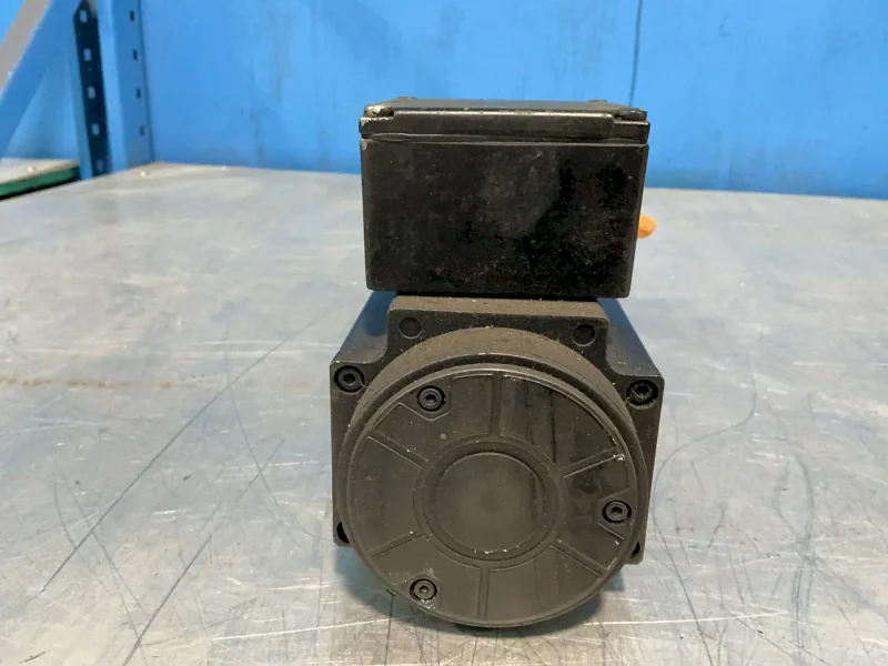 PARVEX SERVO MOTOR W/ NEUGART PL90S/MO/VO  -  LX420CLR6300-Z