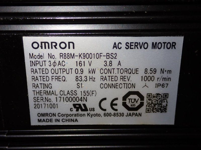 OMRON 0.9 KW AC SERVO MOTOR  -  R88M-K90010F-BS2
