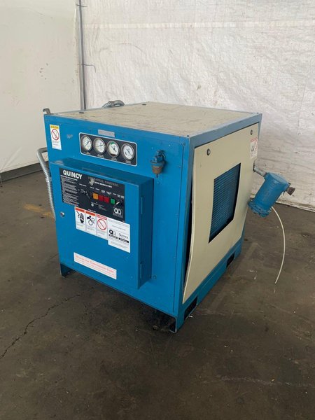10 HP QUINCY ROTARY SCREW AIR COMPRESSOR. STOCK  # 0685124