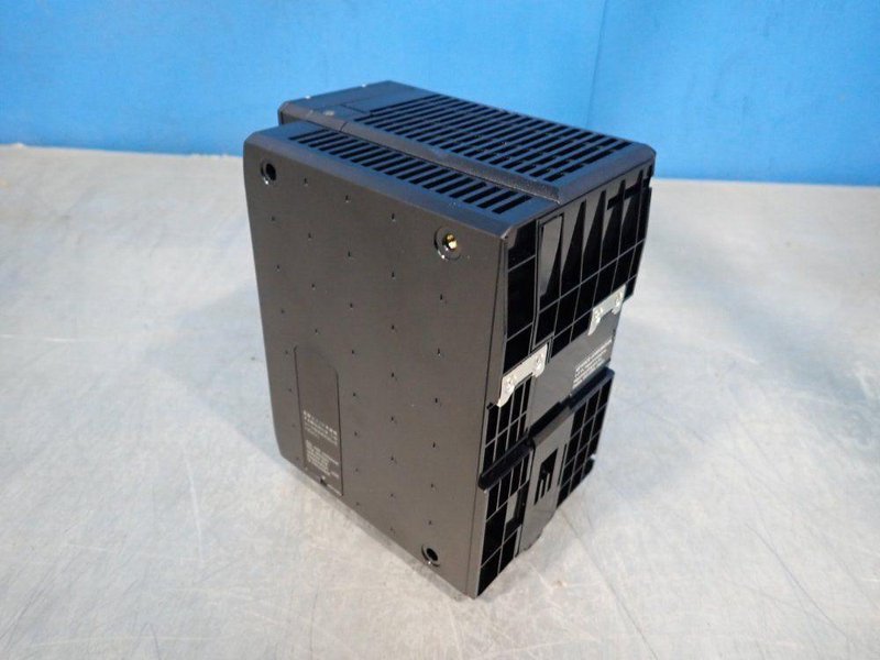 KEYENCE CONTROLLER  -  CV-X152F