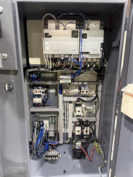 2010 Okuma Genos L400E Used CNC Lathe For Sale