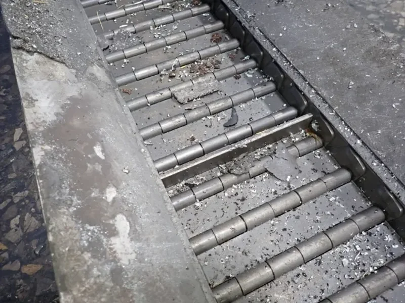 HENNIG INC CHIP CONVEYOR  -  VM22/25/30