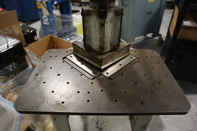 Di-Acro No. 2 Manual Hand Operated Corner Notcher on Heavy Duty Floor Stand- Auction Item