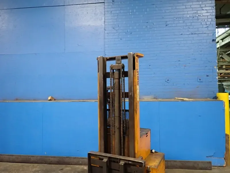 BIG JOE 3000 LBS ELECTRIC PALLET JACK   -  PDM-30-106