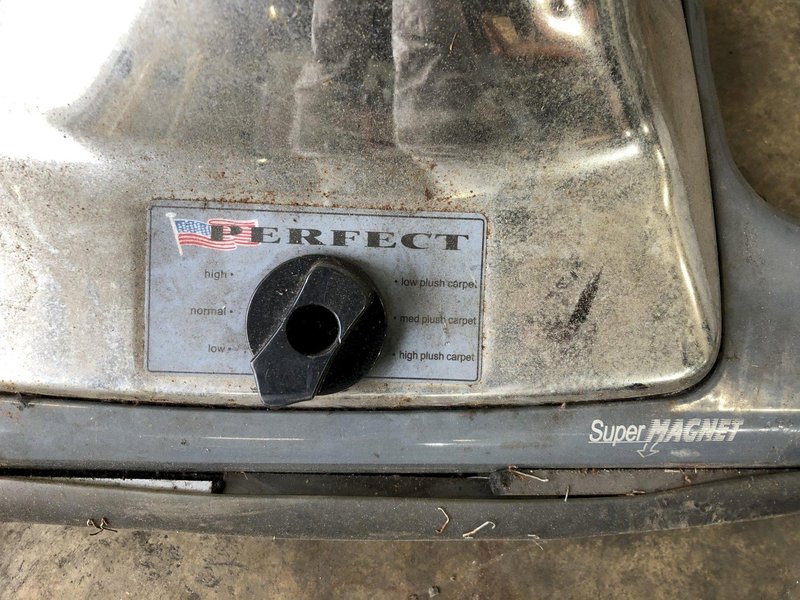 PERFECT MODEL P104 VACUUM CLEANER: STOCK #13955