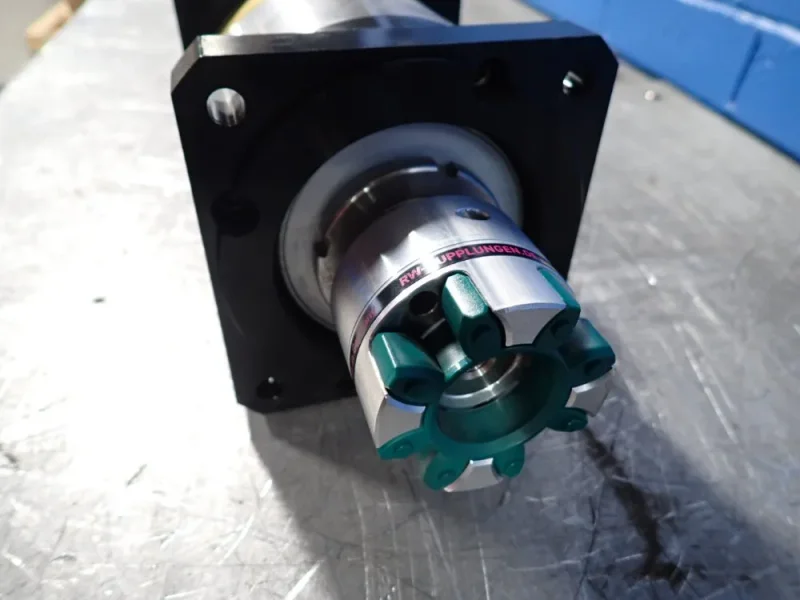 ALLEN-BRADLEY 3.95 HP KINETIX VP LOW INERTIA SERVO MOTOR  -  VPL-B1306F-CJ14AA