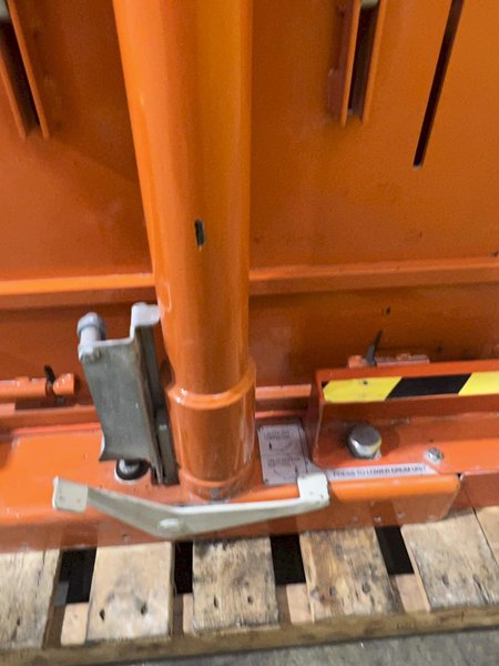 20&quot; X 20&quot; X 28&quot; ORWAK  MODEL #5031-E HYDRAULIC VERTICAL COMPACTOR / BALER: STOCK #16758