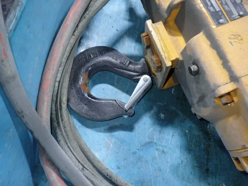 INGERSOLL RAND 3 TONS PNEUMATIC CHAIN HOIST  -  ML3000K-2C12-C100