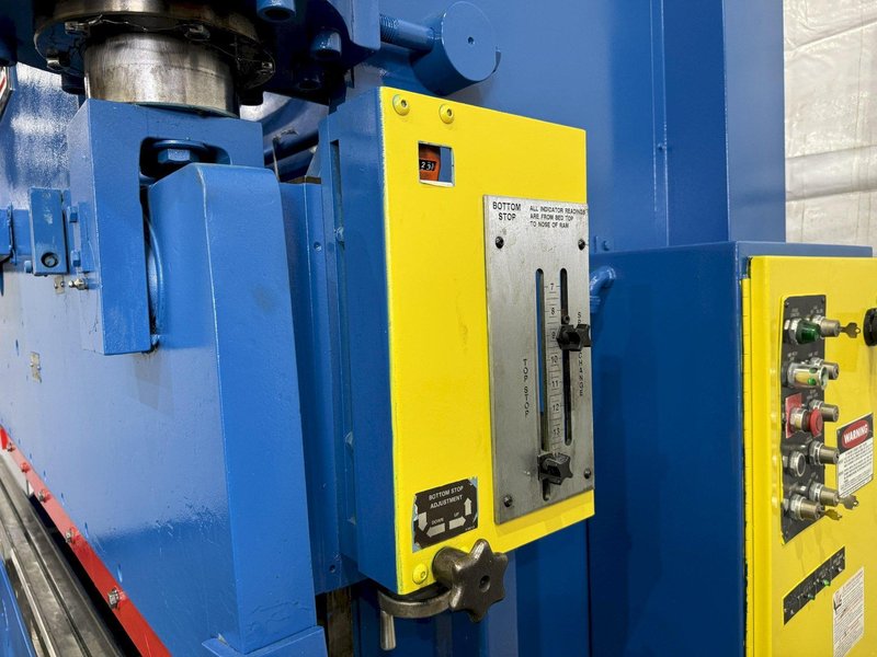 135 TON x 10&#039; NIAGARA HYDRAULIC  PRESS BRAKE: STOCK #77530