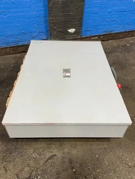 Siemens  800 Amps, 600 Volts  Non Fusible Disconnect  - 012318p