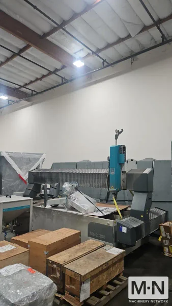2018 FLOW MACH 3 3020B CNC WATERJET