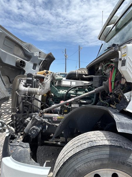 2022 Volvo VNL64T 760 4V4NC9EH9NN602667