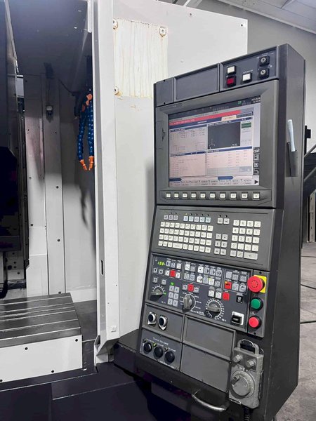 Okuma MA-550VB CNC Vertical Machining Center – 50 Taper Mill