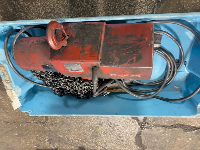 DAYTON 2 TON ELECTRIC HOIST   -  3YB77