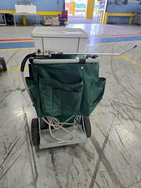 AQUAMATE MODEL-5 PORTABLE WATERING TANK 28 GALLON USED