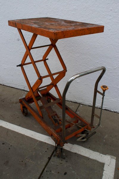 SCISSOR TABLE: STOCK #75728