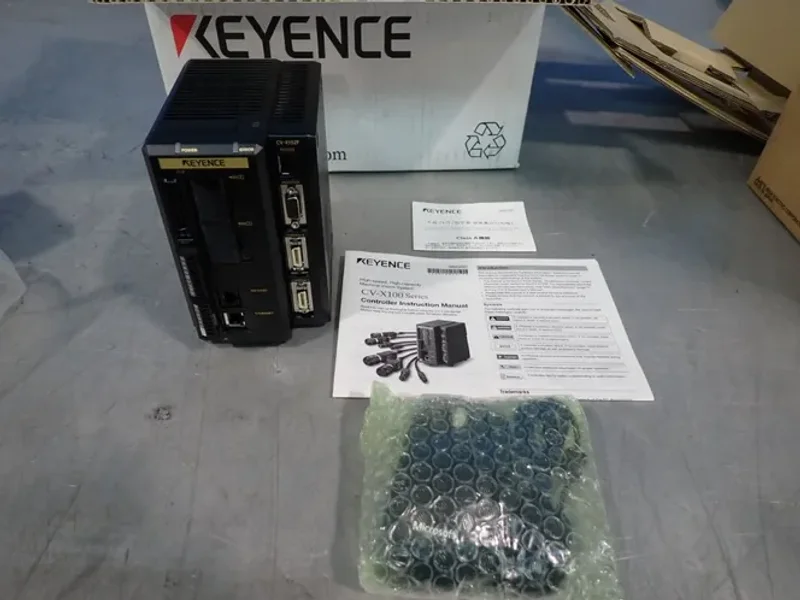 KEYENCE CONTROLLER  -  CV-X152F